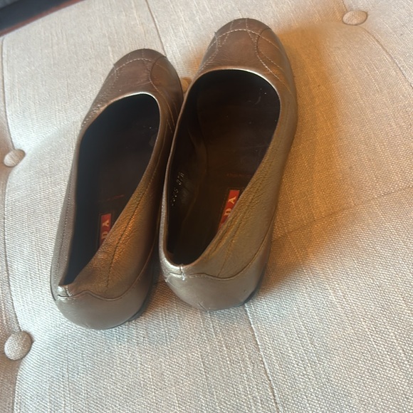 Prada Metallic Bronze Ballet Flats Size 37.5 - Picture 6 of 7
